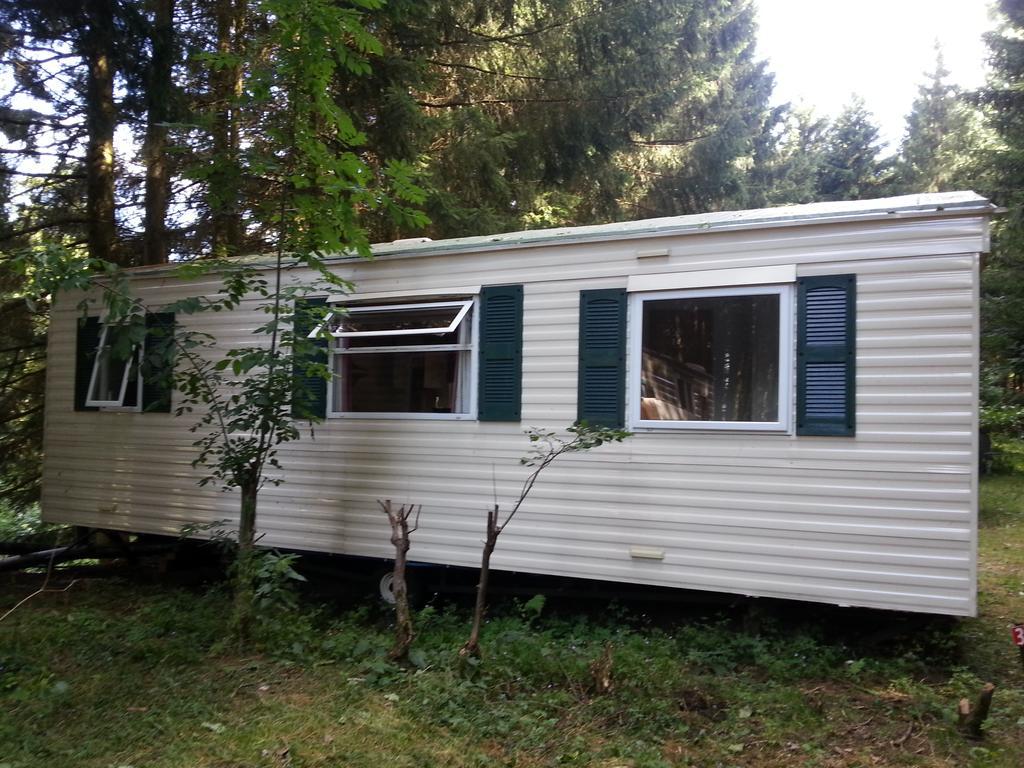 Camping De Flechat Hotel Orcival Exterior foto
