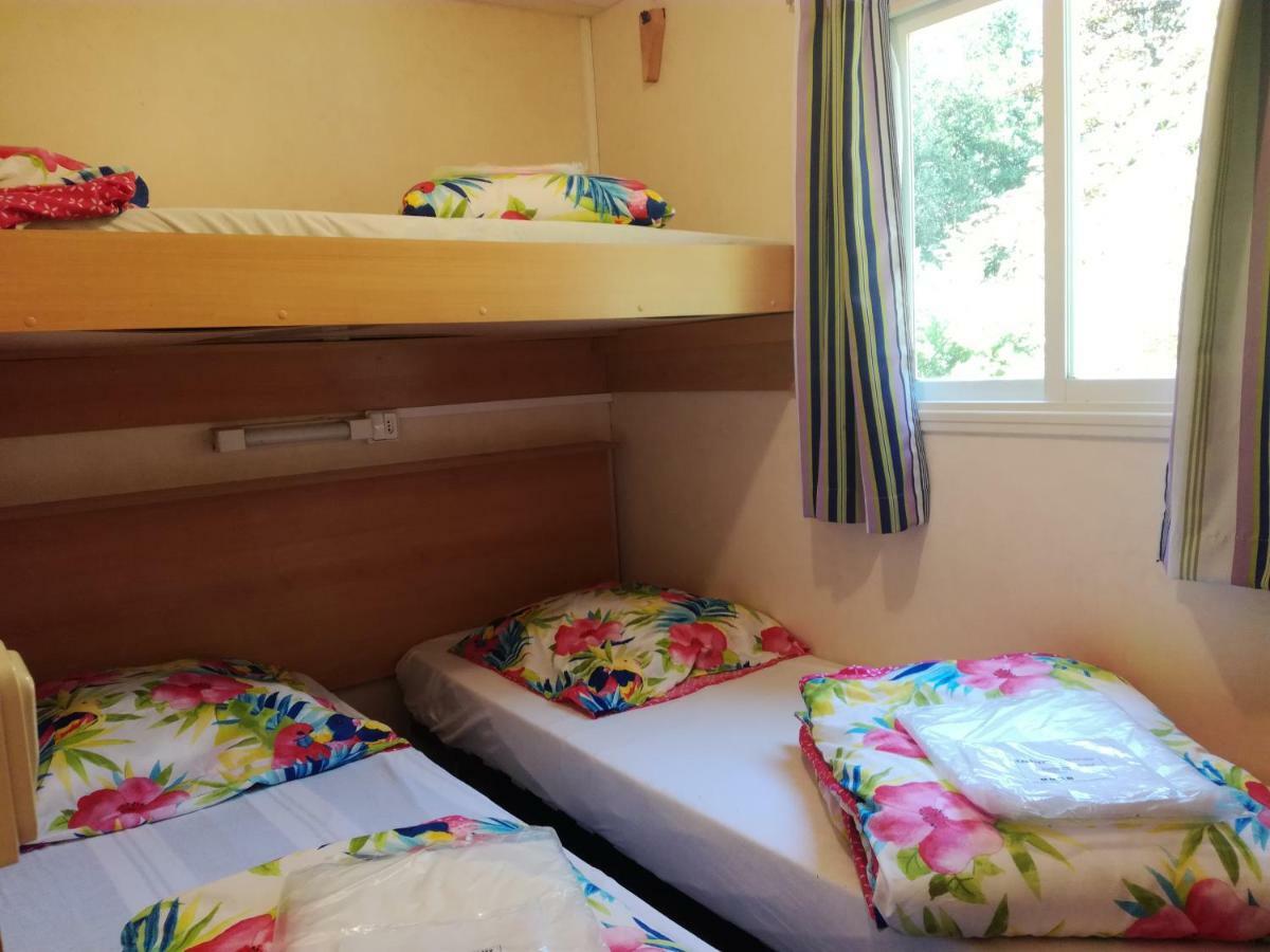Camping De Flechat Hotel Orcival Exterior foto
